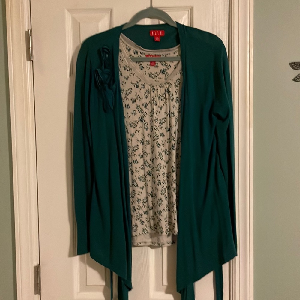 Cardi and floral dressy tee combo! Shirt is small, cardi is medium